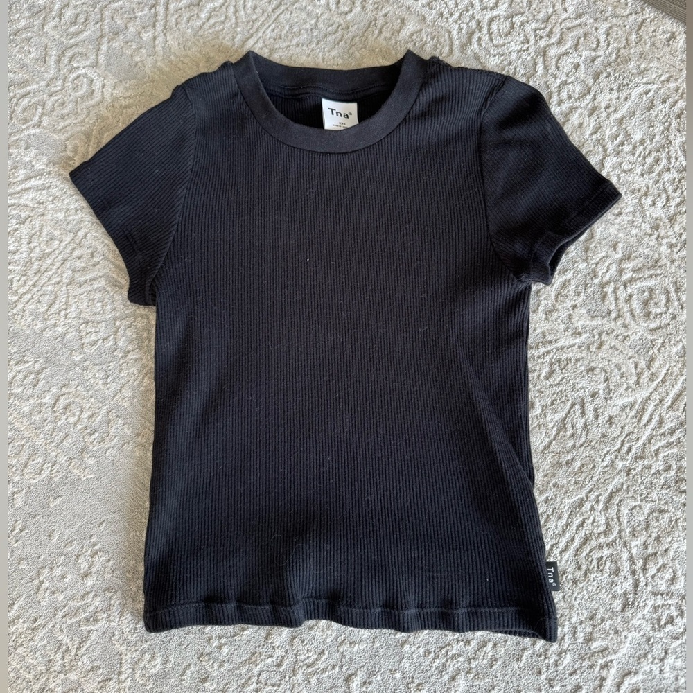 Aritzia TNA ribbed T-shirt